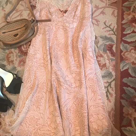 Tahari Dresses & Skirts - TAHARI  DRESS SILK. NWOT